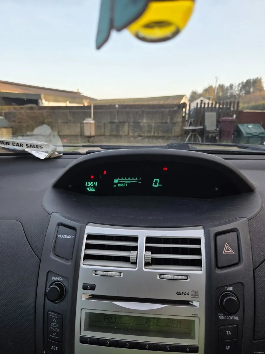 Toyota Yaris 2007 - Image 3