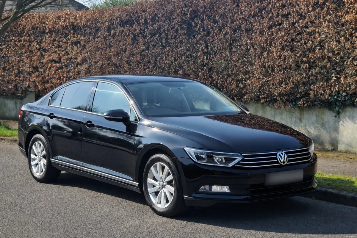 Volkswagen Passat 1.6 Diesel - Image 1