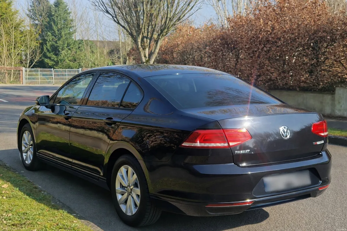 Volkswagen Passat 1.6 Diesel - Image 3