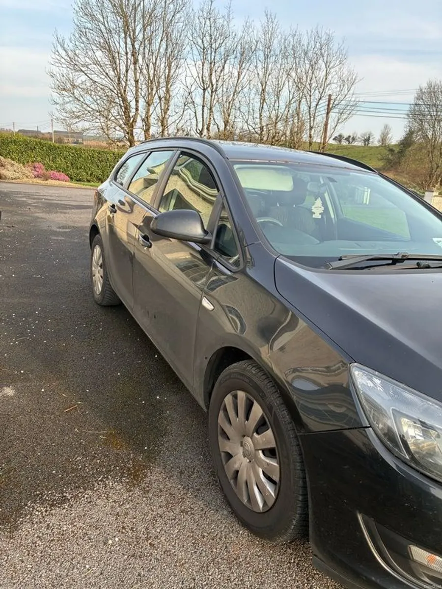 2013 Vauxhall Astra - Image 1