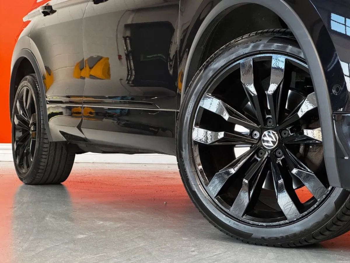 Volkswagen Tiguan BLACK EDITION TSI DSG #48 - Image 4