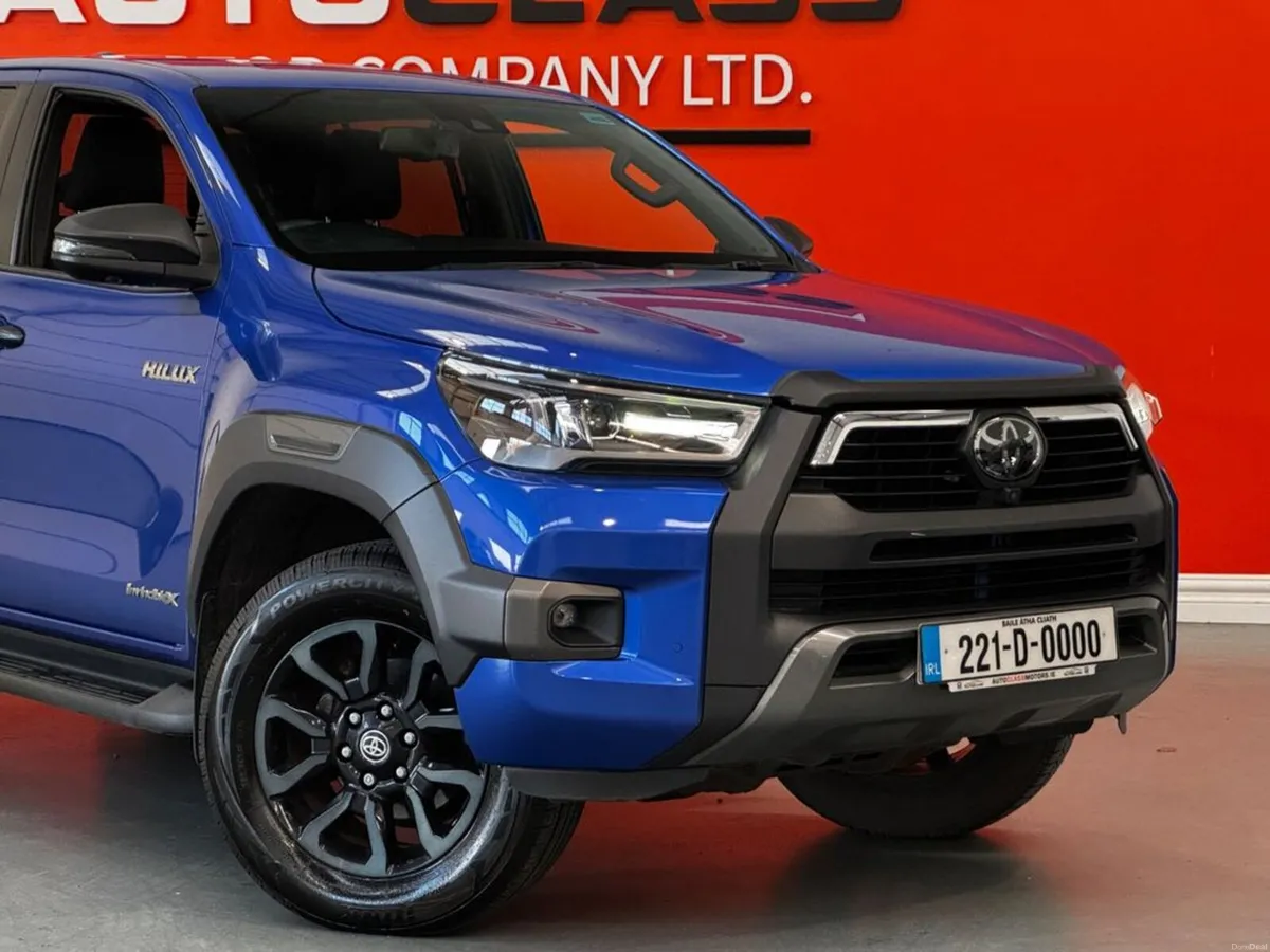 Toyota Hilux INVINCIBLE X 4WD D-4D DCB - Image 3