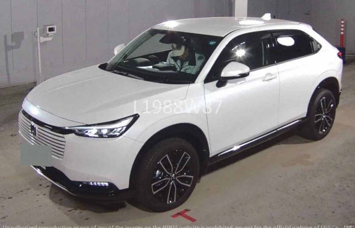 Honda Vezel 2024,1.5 petrol-hybrid,Auto,LIKE NEW - Image 3