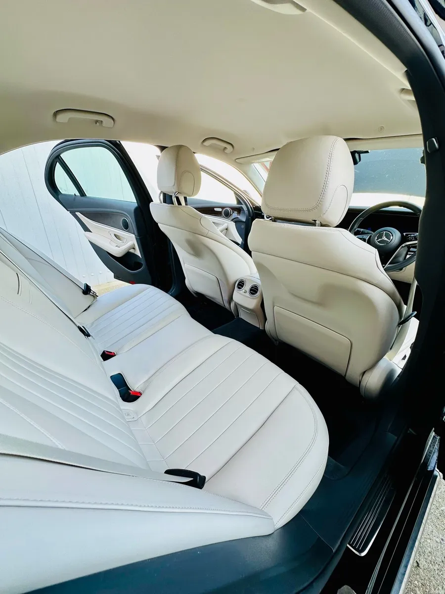 Mercedes-Benz E-Class E220d Exclusive - Image 3