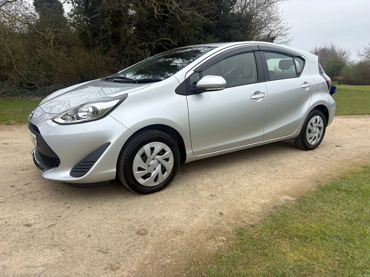 2020 TOYOTA AQUA HYBRID - Image 2