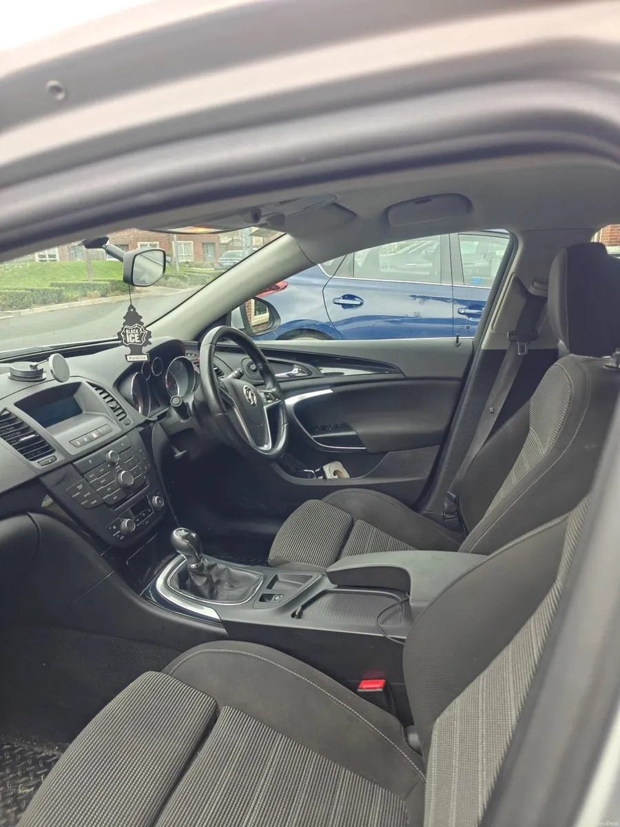 Vauxhall Insignia 2011 - Image 3