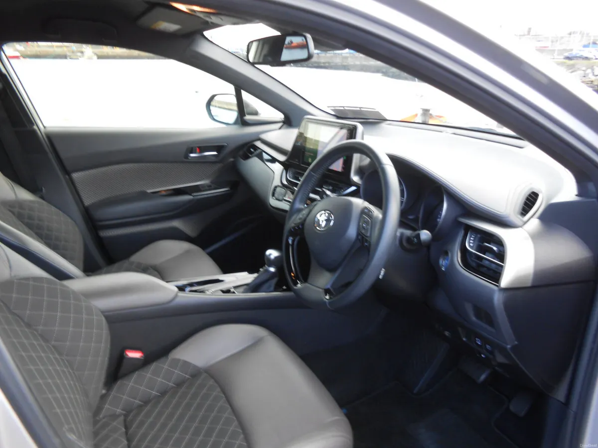 Toyota C-HR Sport 2020 - Image 4