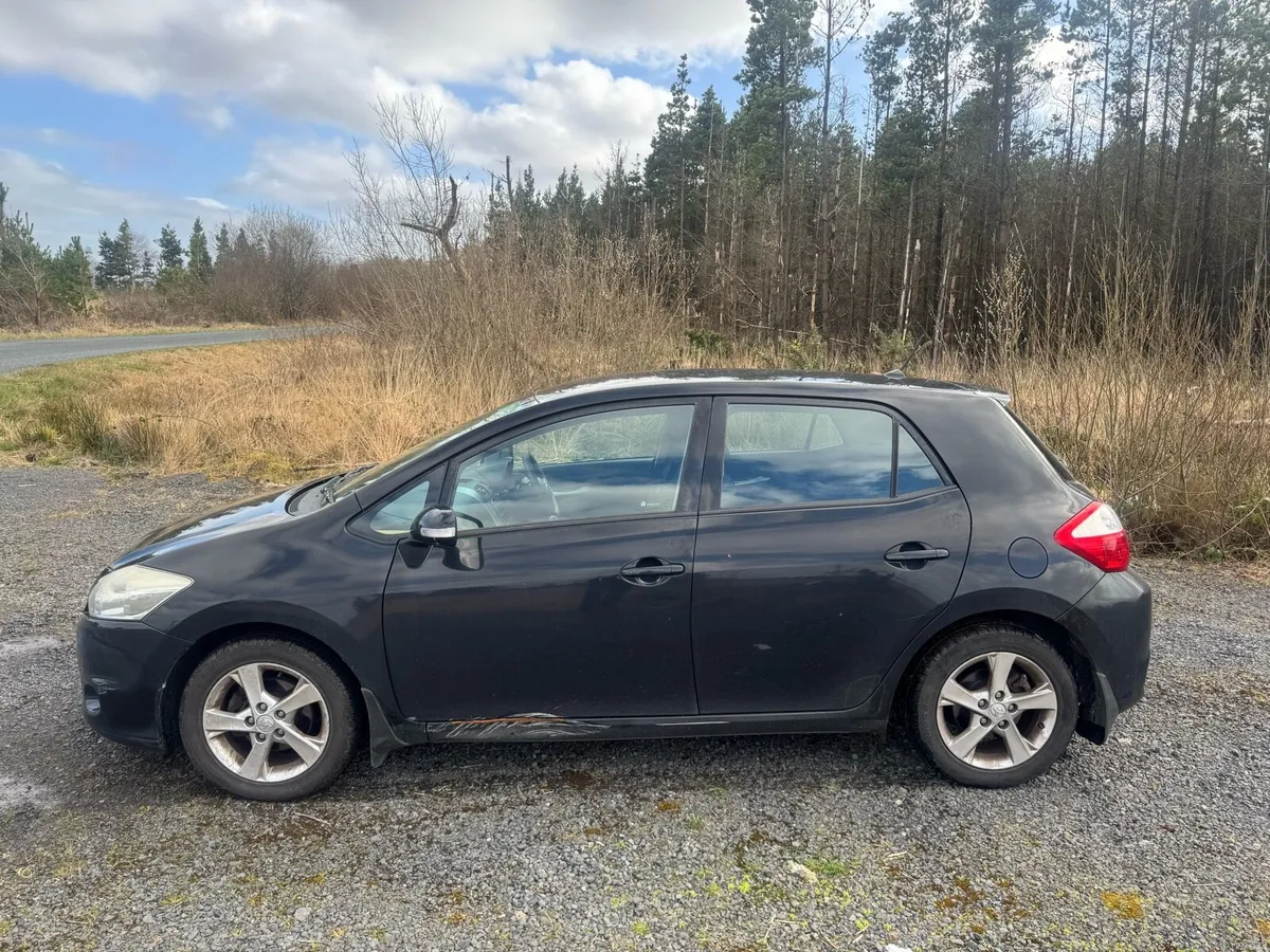 2010 Toyota Auris 1.4 D4D - Image 4