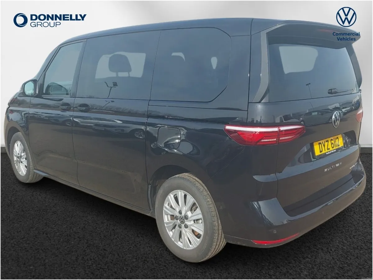 Volkswagen Multivan Estate Life - Image 3