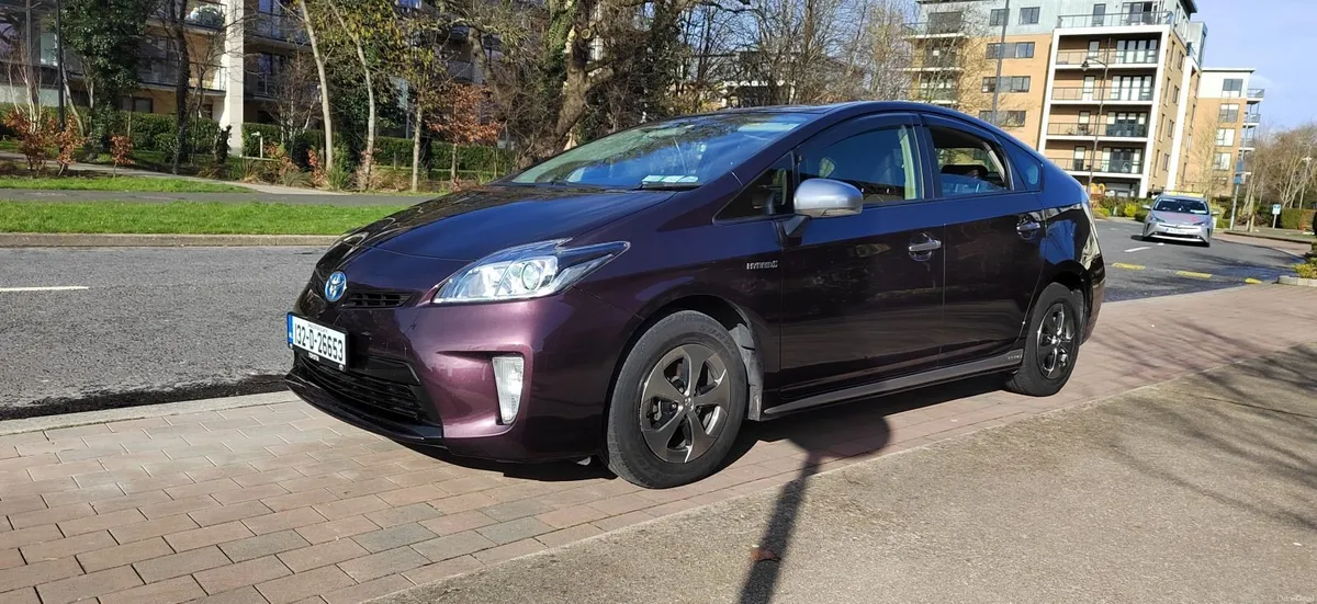 Toyota Prius 2013 November - Image 1