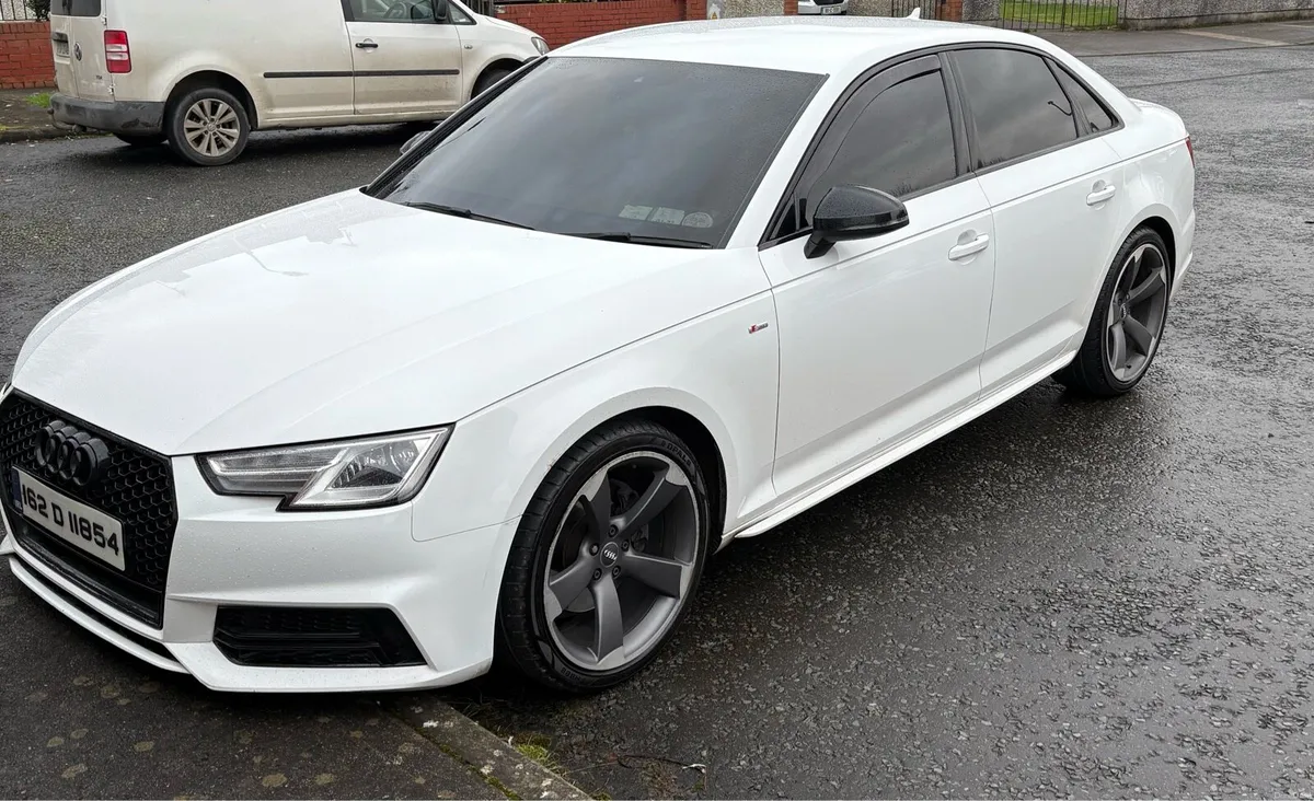 Audi A4 sline Black Edition - Image 2