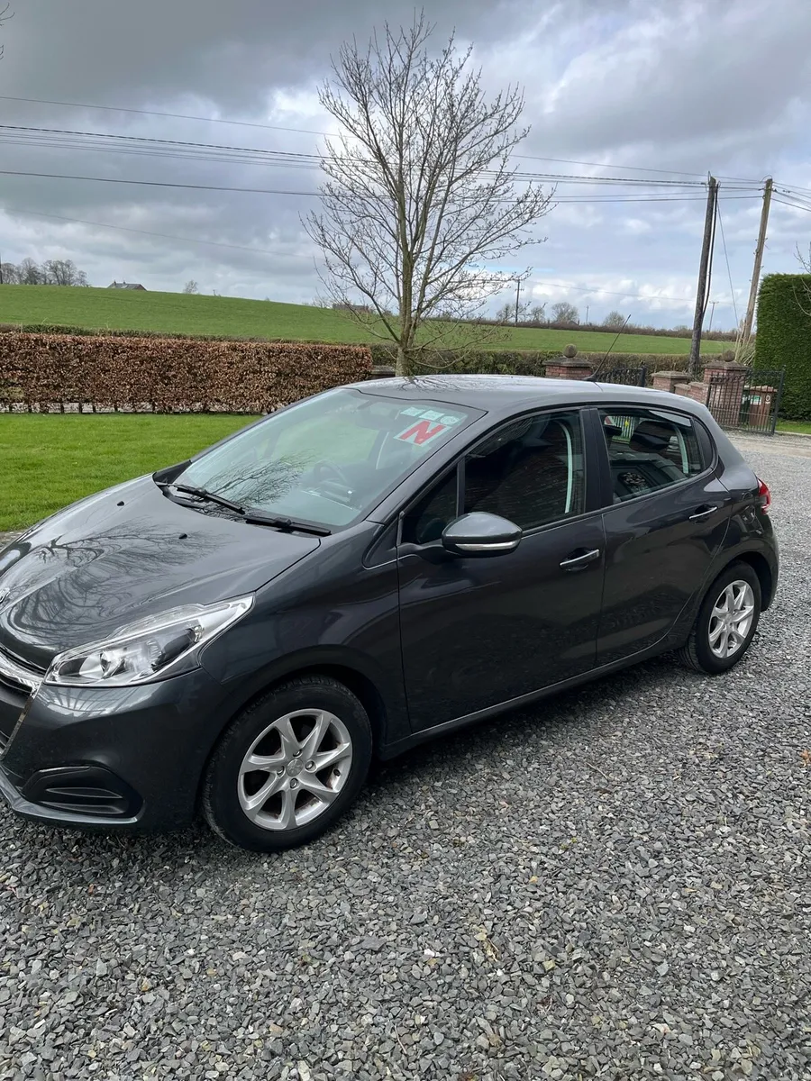 Peugeot 208 - Image 4