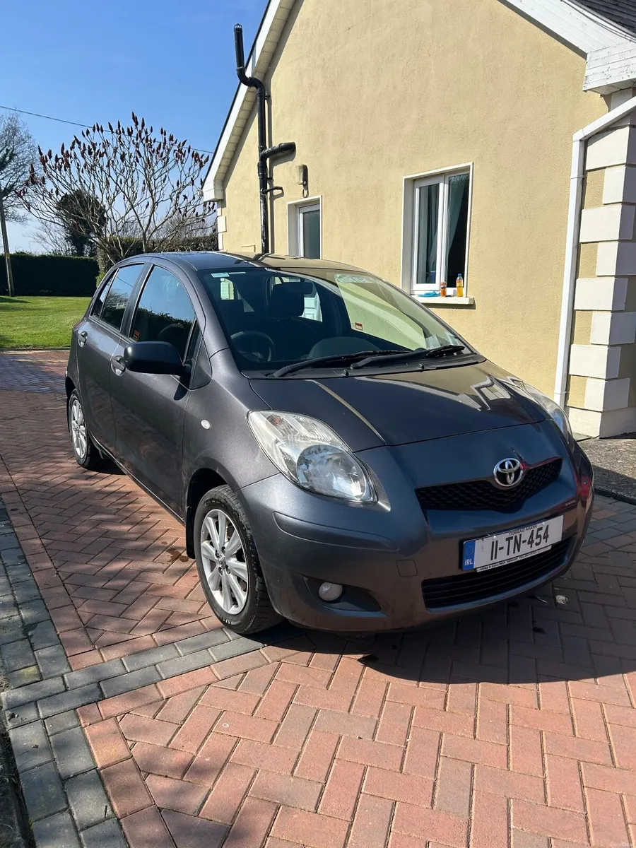 Toyota Yaris 2011 - Image 1