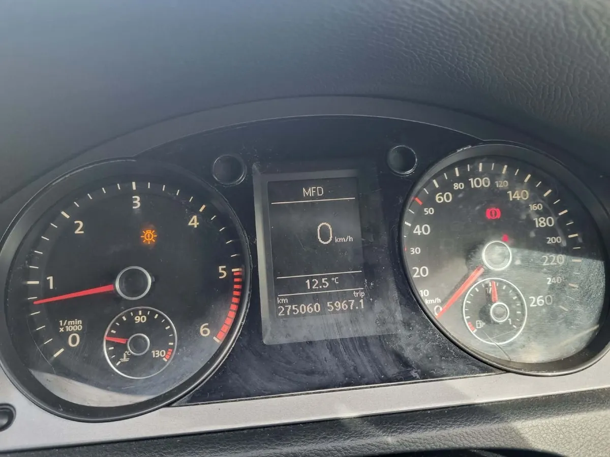 (SOLD) Volkswagen Passat 2010 - Image 2