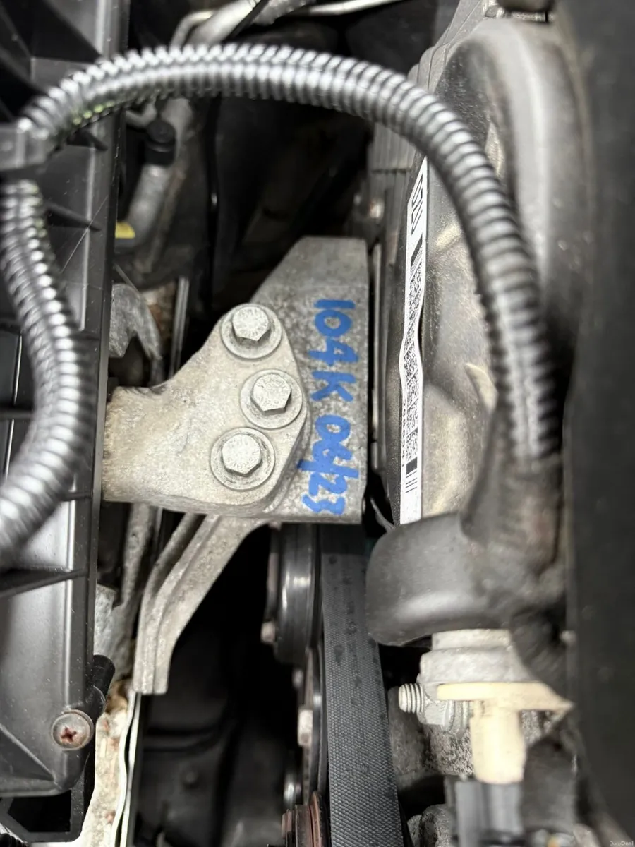 Opel Astra 2014 - Image 2