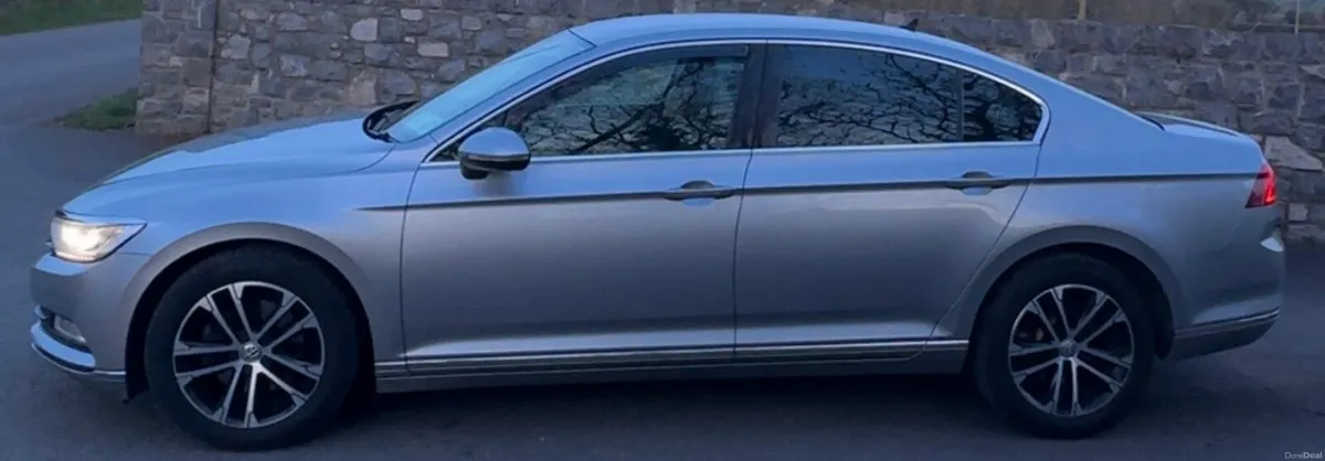 Volkswagen Passat - Image 4