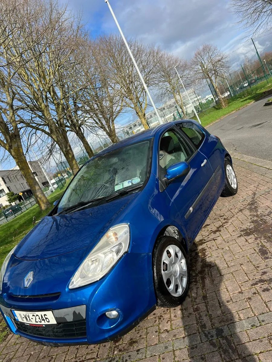 Renault Clio 1.1 petrol manual - Image 2