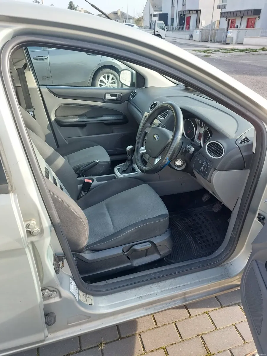 2010 Ford Focus - Image 4