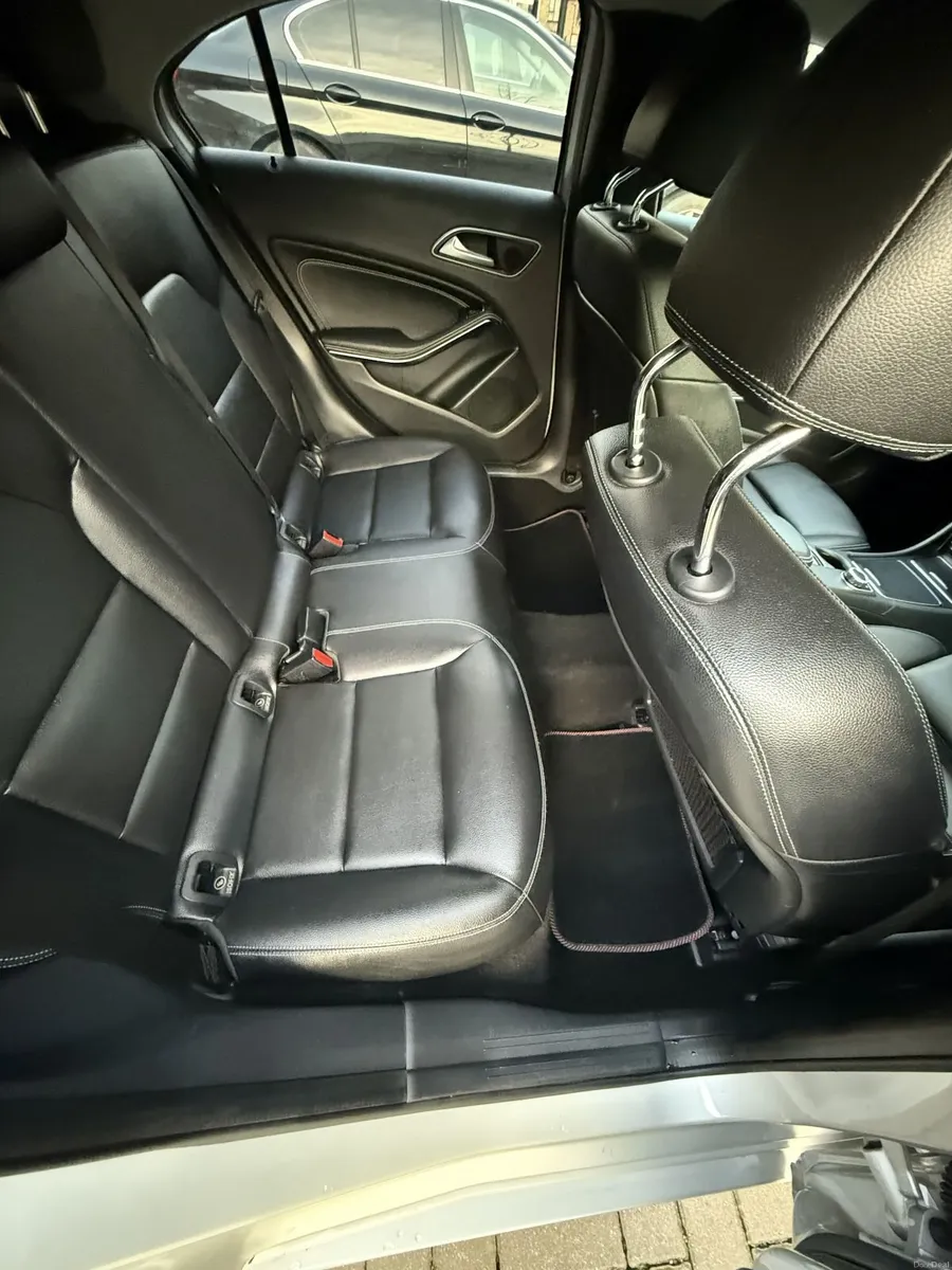 Mercedes A200 2.2 D Sport Premium DCT 2016 - Image 3