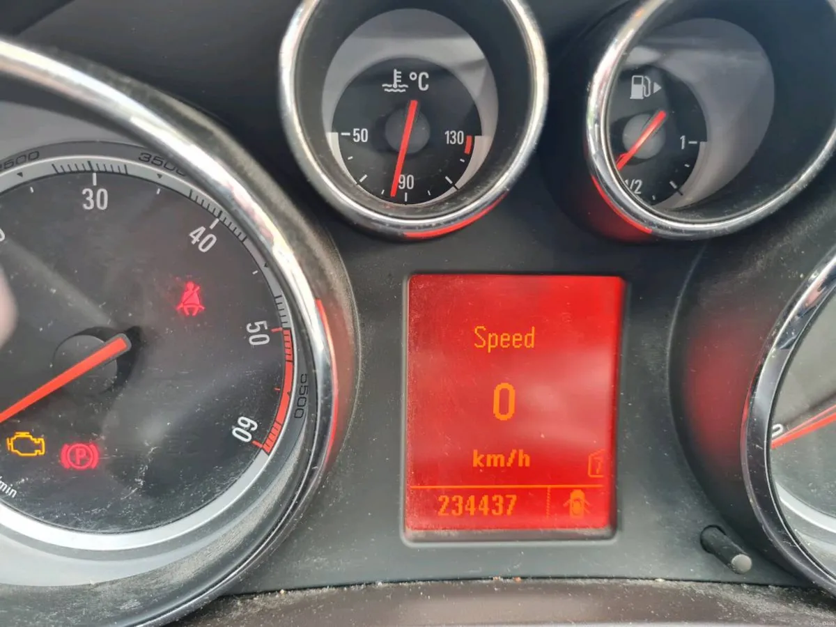 Opel insignia - Image 4