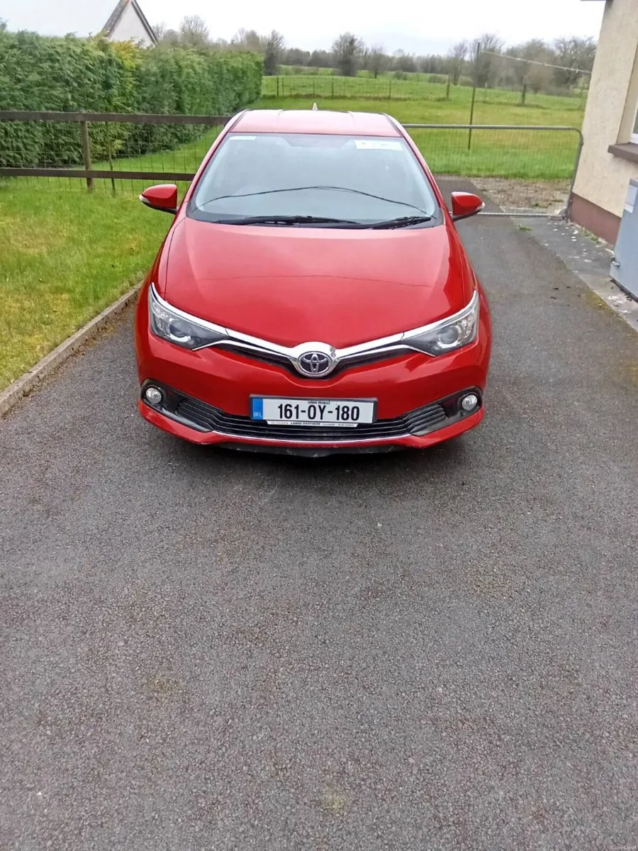 Toyota Auris Luna 1.2 red - Image 4
