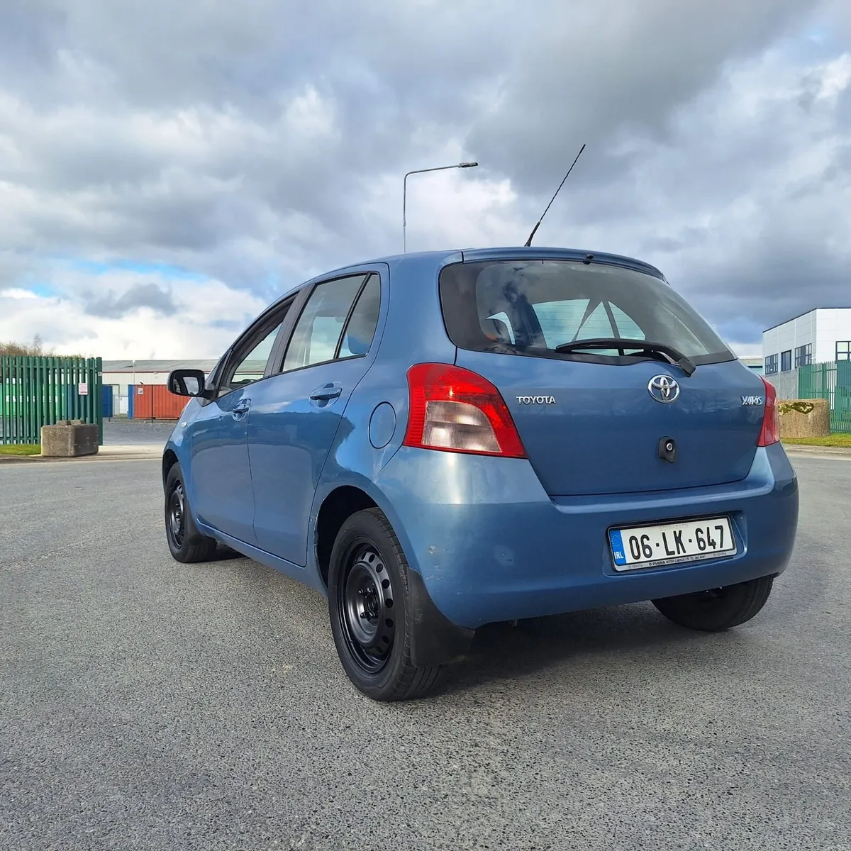 Toyota Yaris Fresh NCT 01/27 - Image 4