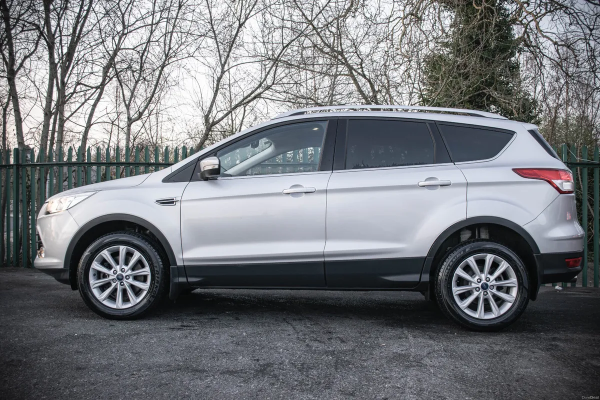 2016 Ford Kuga 2.0 TDCI Titanium * LOW MILEAGE* - Image 5