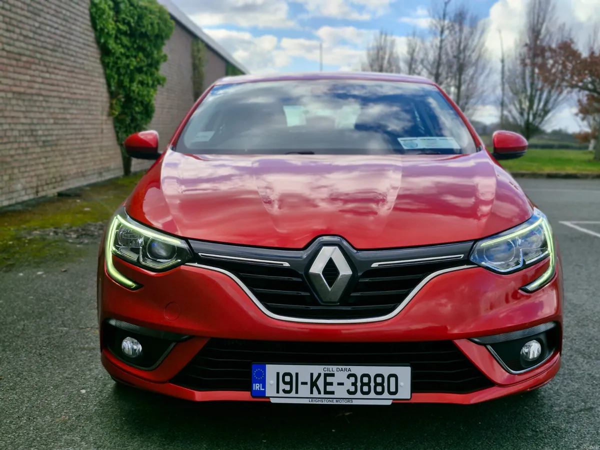 Renault Megane PLAY TCE 140 FINANCE AVAILABLE - Image 3