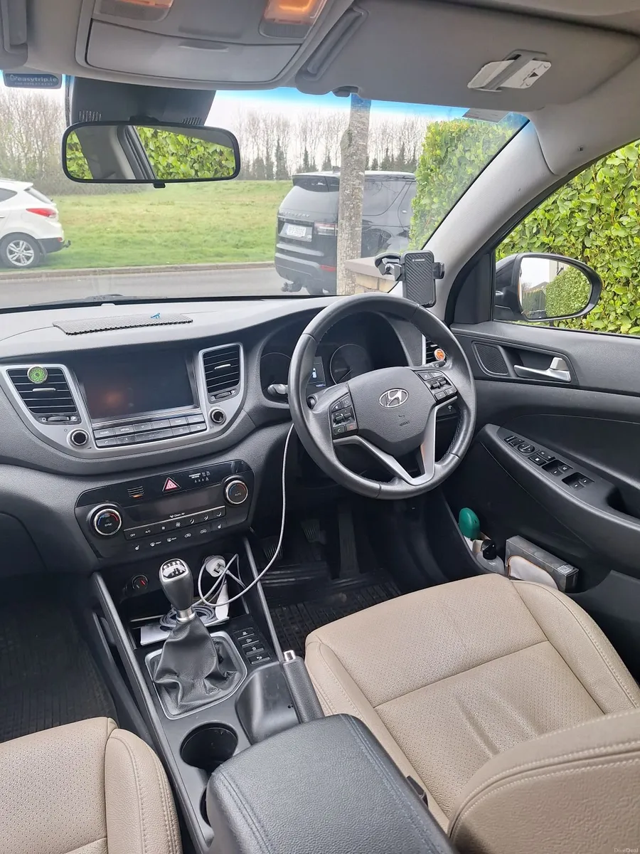 Hyundai Tucson 1.7 CRDI SE NAV 2015 - Image 1