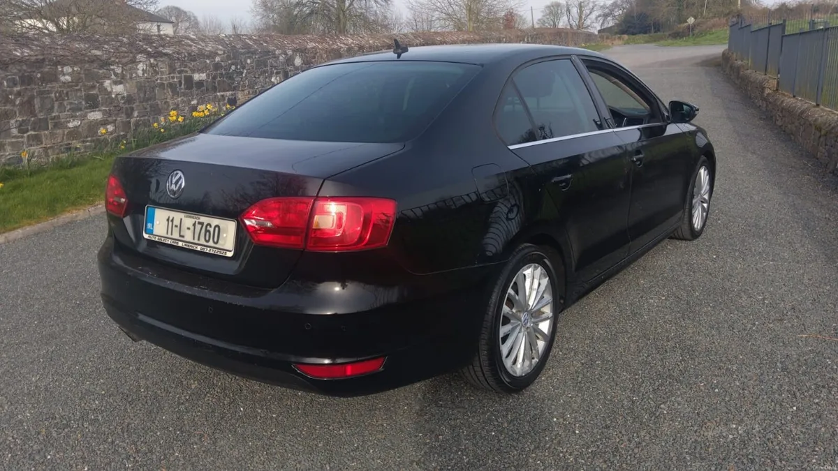 VW Jetta 2.0 TDI Sport Automatic.  Long NCT & Tax - Image 4