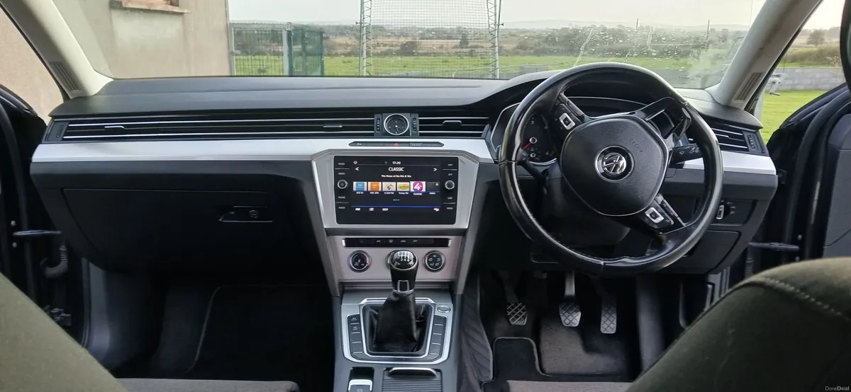Volkswagen Passat 2017 - Image 4