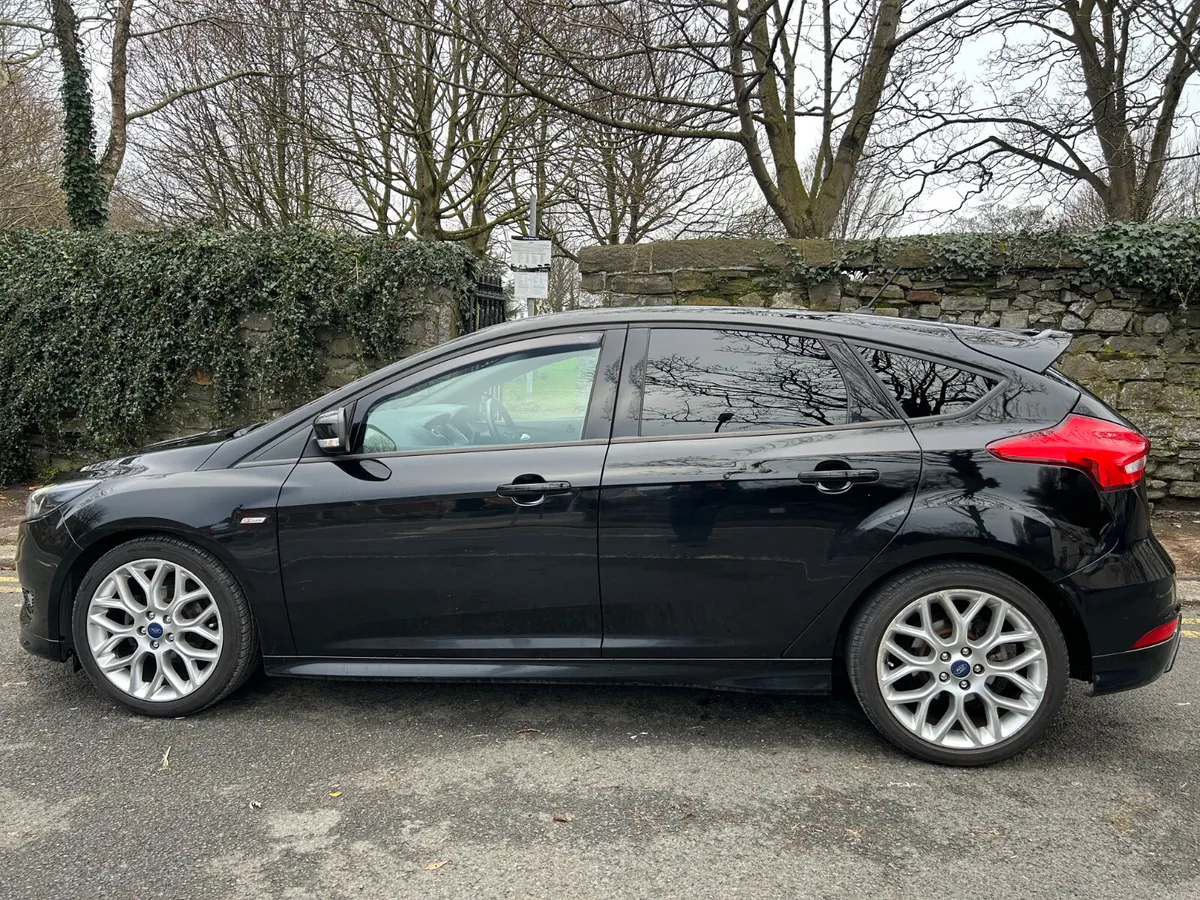 2017 FORD FOCUS ST LINE PETROL NCT DECEMBER 2027 - Image 4