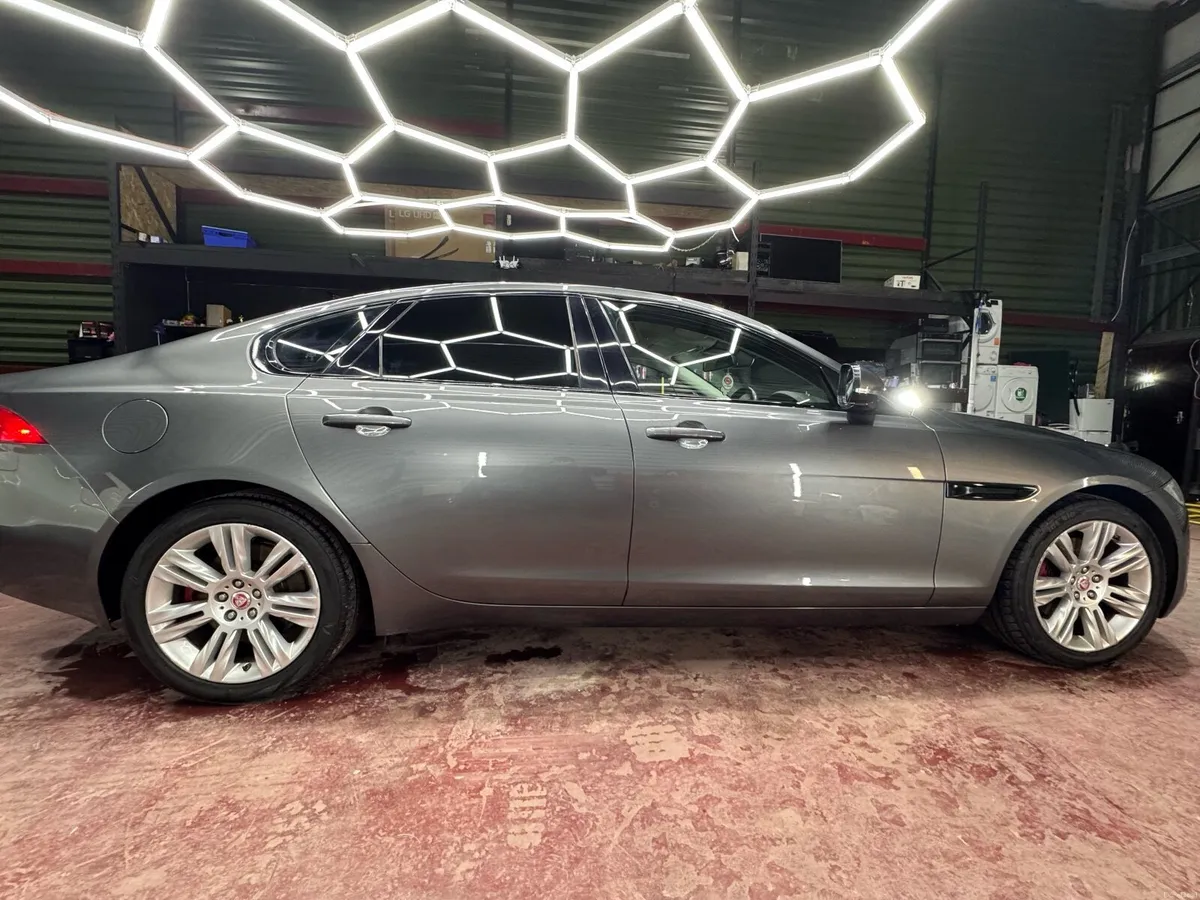 Jaguar XF Prestige - Image 4