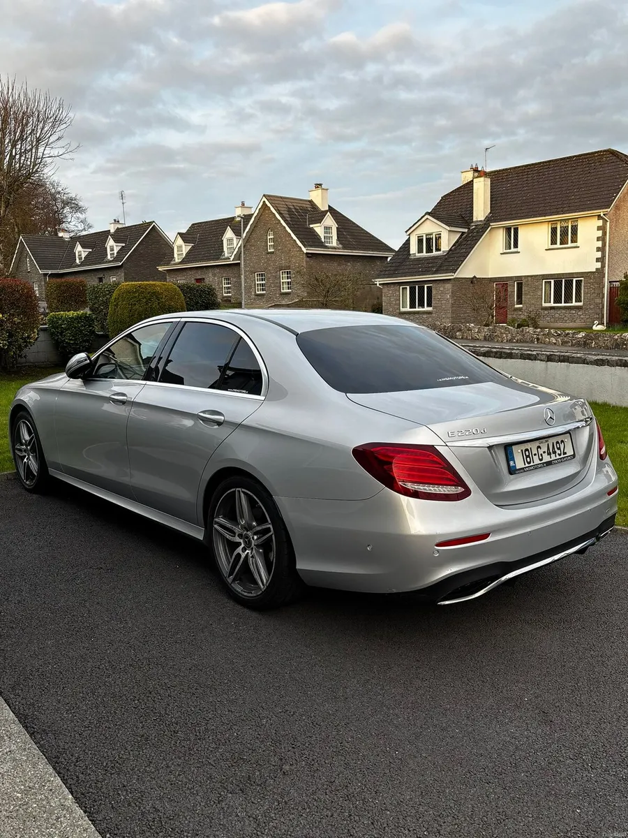 Mercedes Benz - Image 5