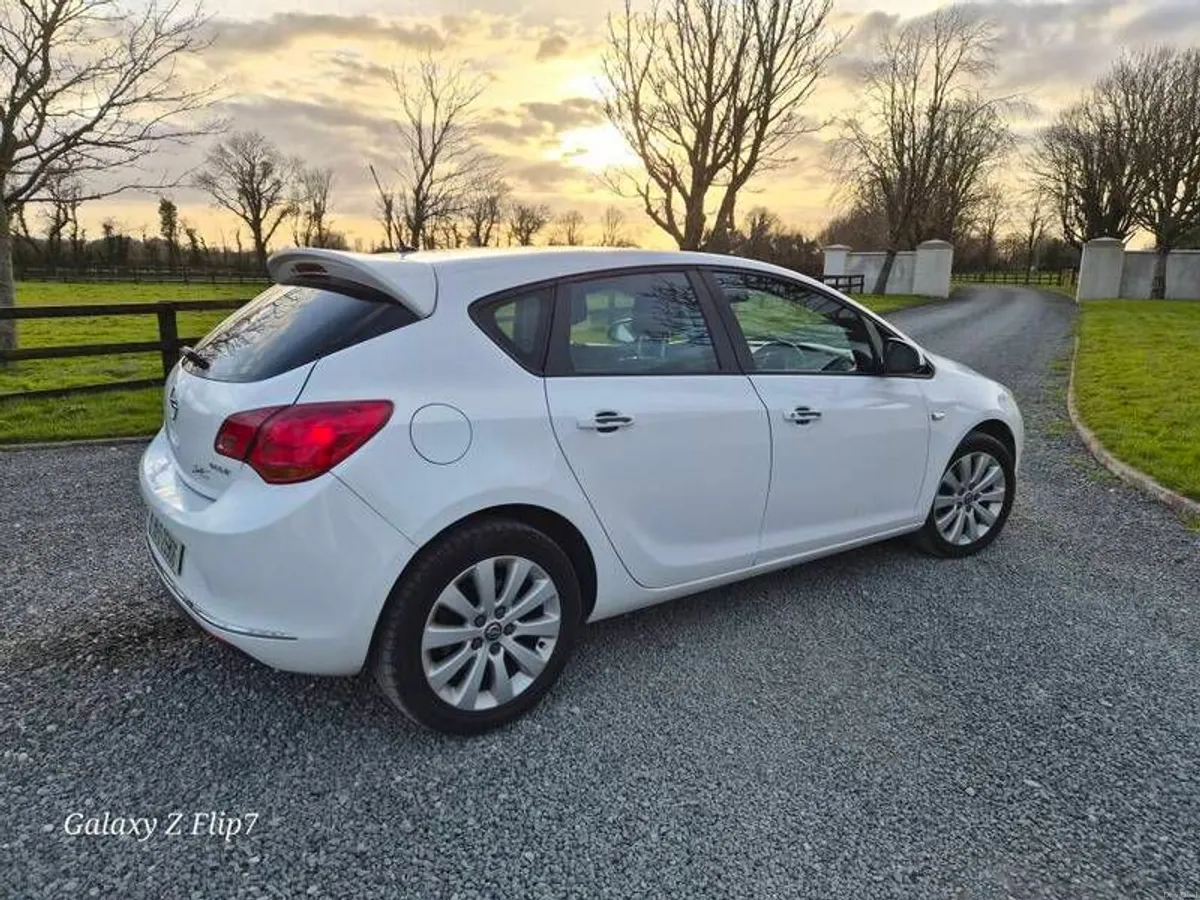2013 Opel Astra - Image 4
