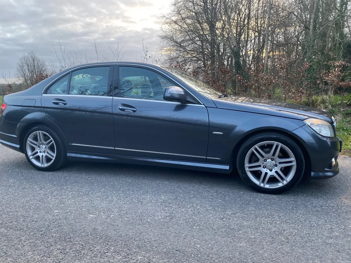 MERCEDES BENZ C180 AMG SPEC AUTO AS NEW 👌 - Image 1