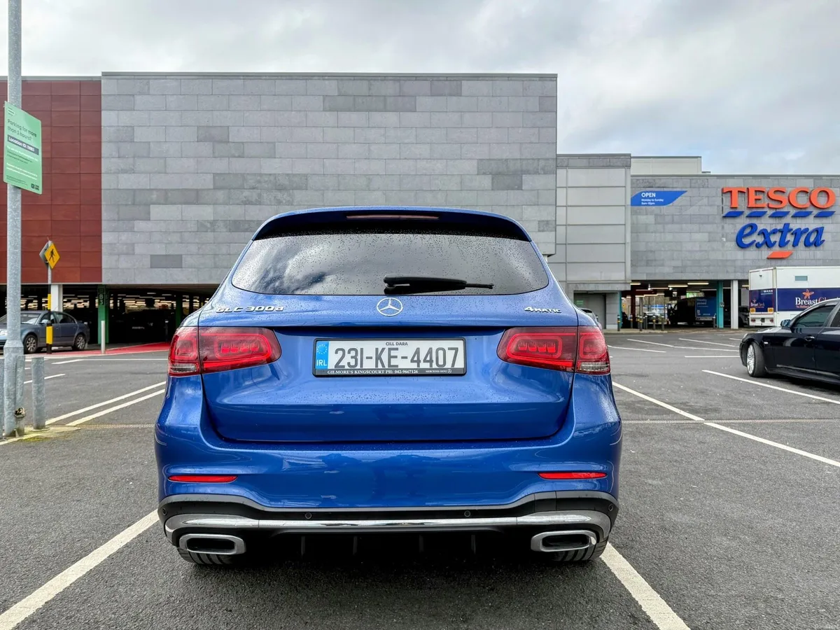 Mercedes-Benz GLC 300d AMG Premium Plus (2023) - Image 4