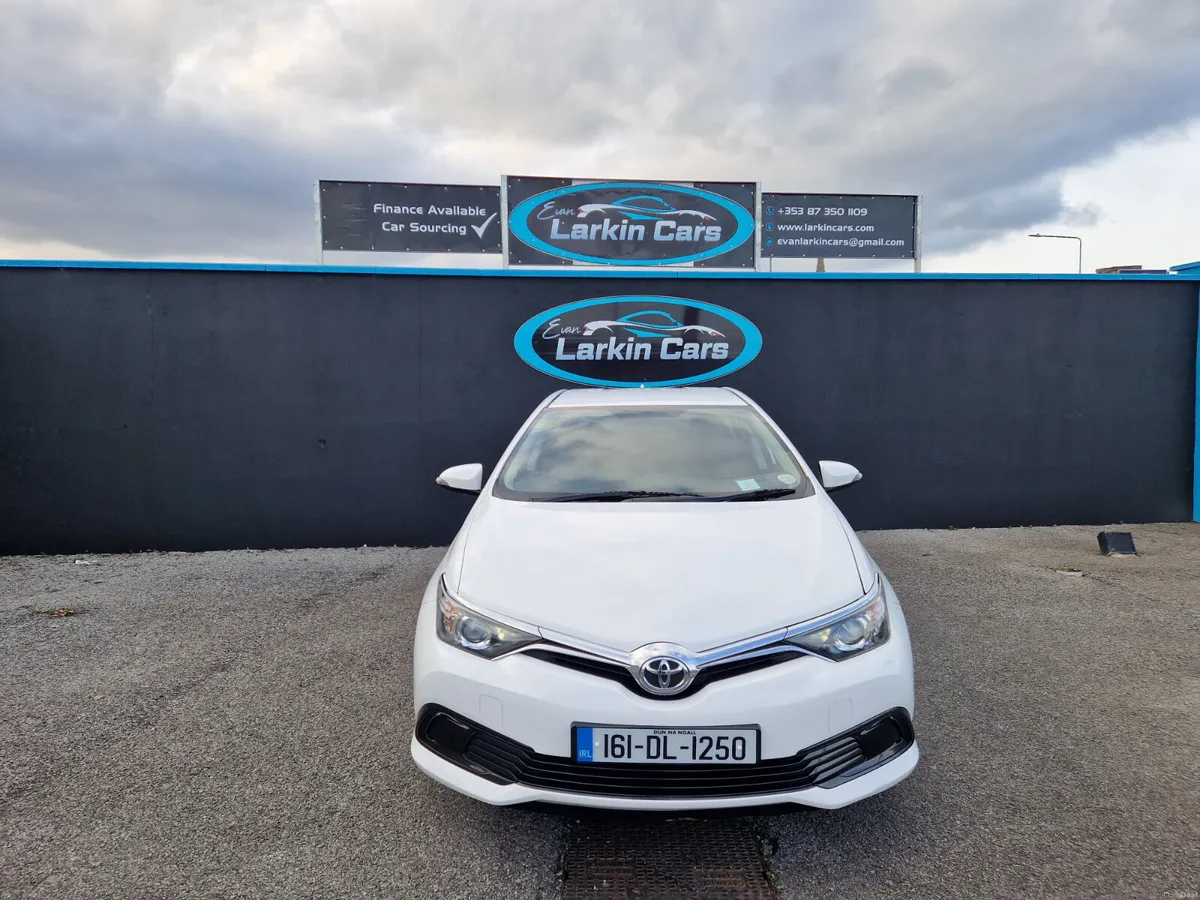 161 Toyota Auris 1.3 Petrol Clean Car Cheap Tax - Image 2