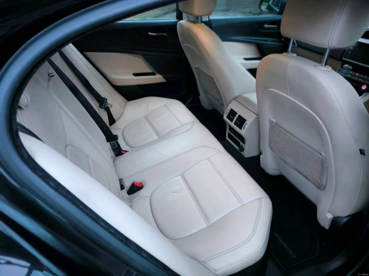 Jaguar XE Prestige - Image 3