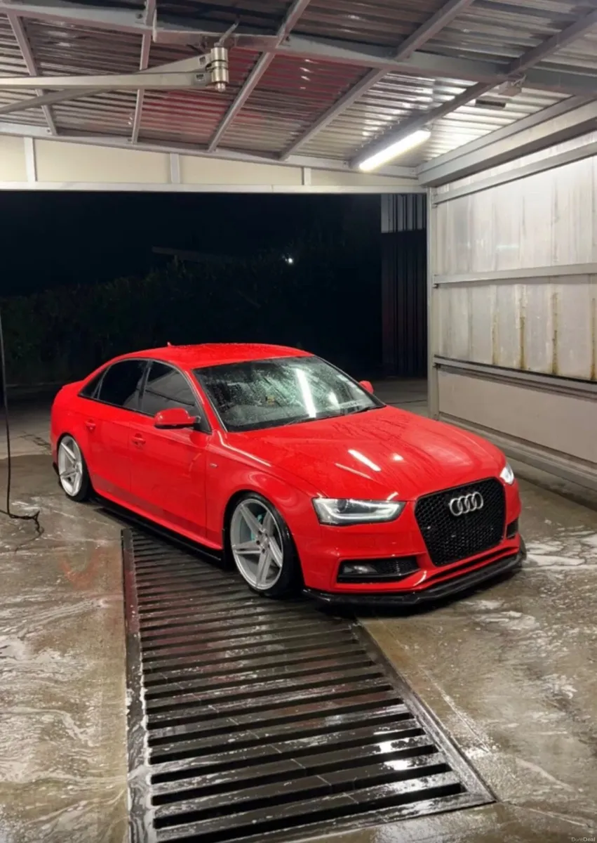 Audi A4 2.0L S-Line 2015 - Image 2