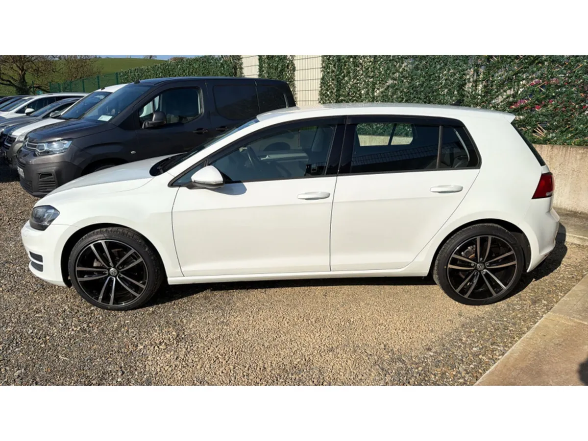 Volkswagen Golf 1.2 TSI TRENDLINE - Image 3