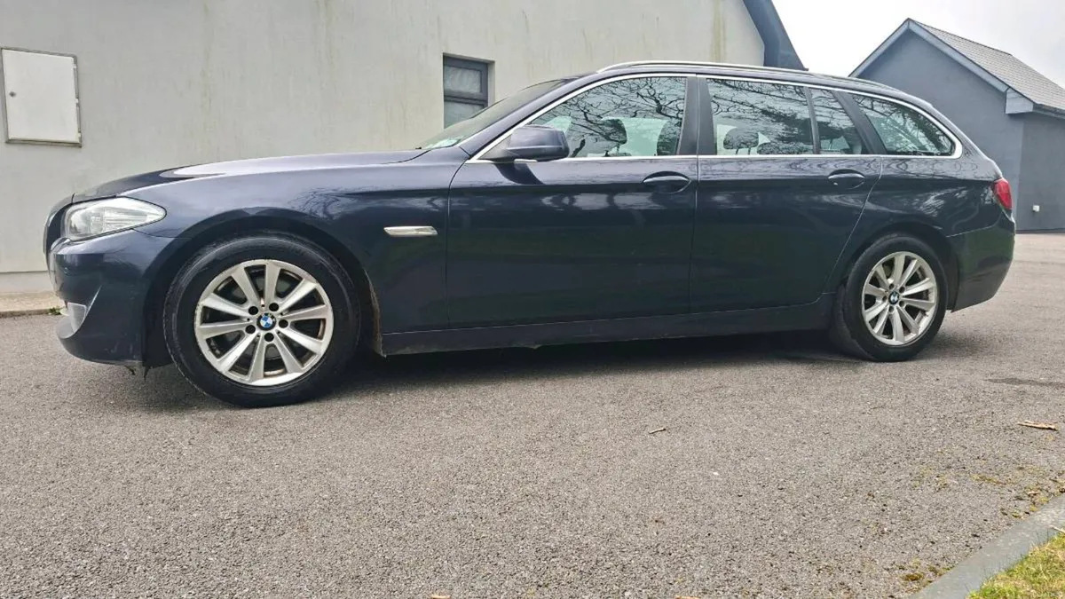 BMW 520i Estate - Image 1