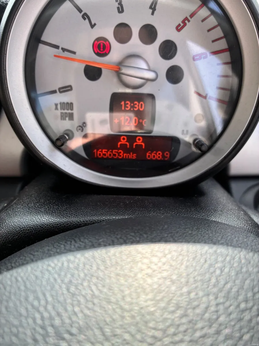 Mini Cooper 2010 - Image 2