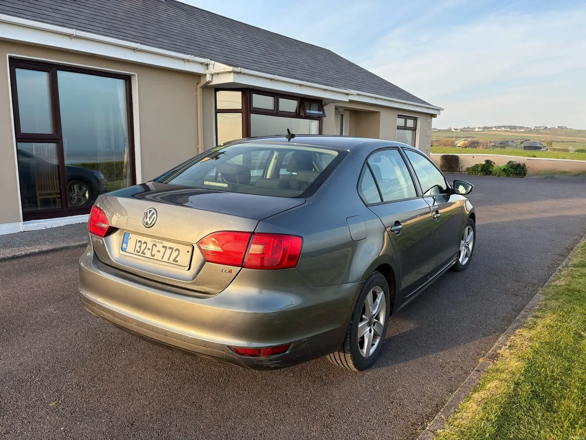 2013 Volkswagen Jetta 1.6L Diesel - Image 4