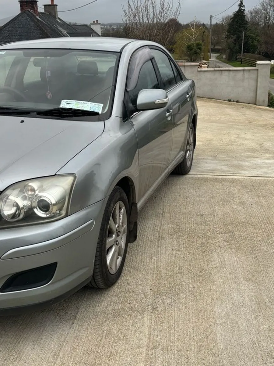 2009 Toyota Avensis - Image 2
