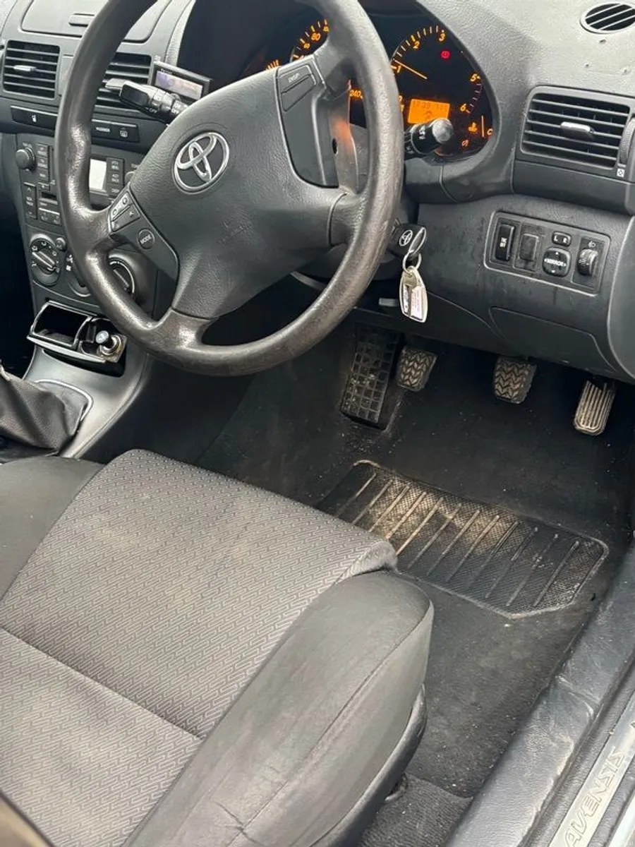 2009 Toyota Avensis - Image 4