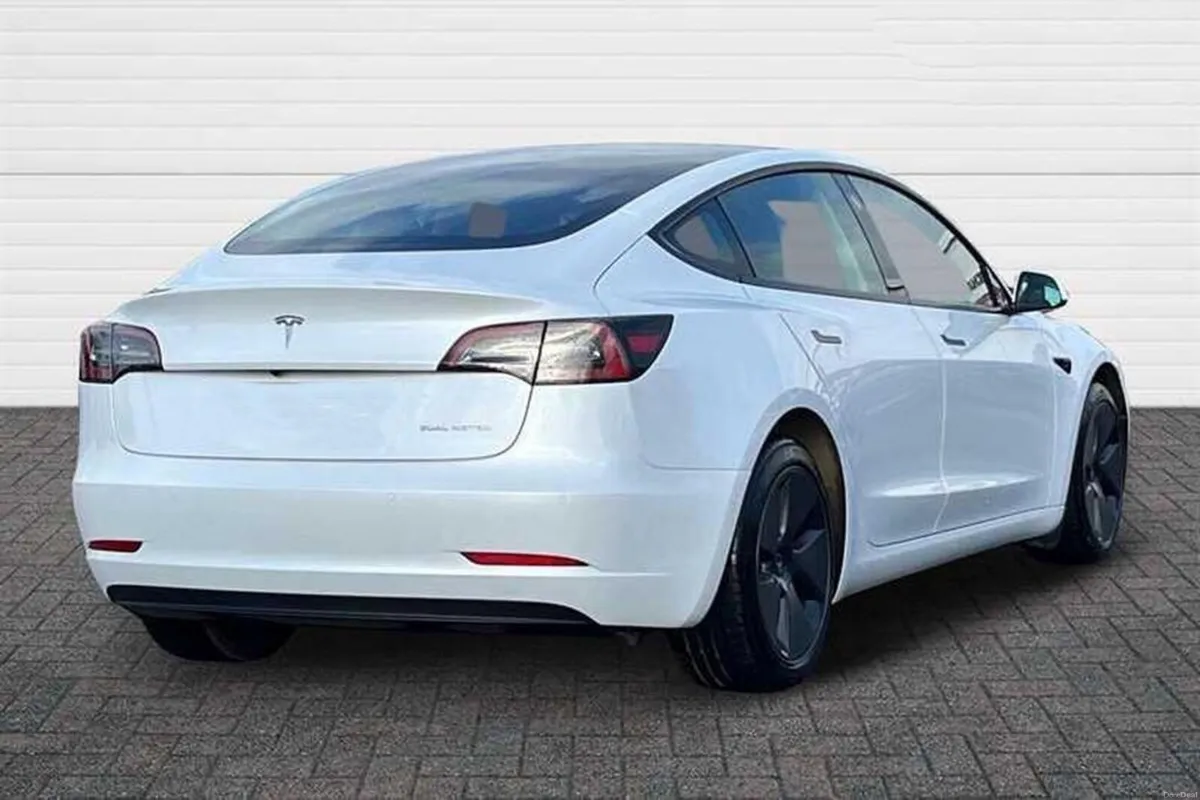 231 Tesla Model 3 Long Range - Image 3