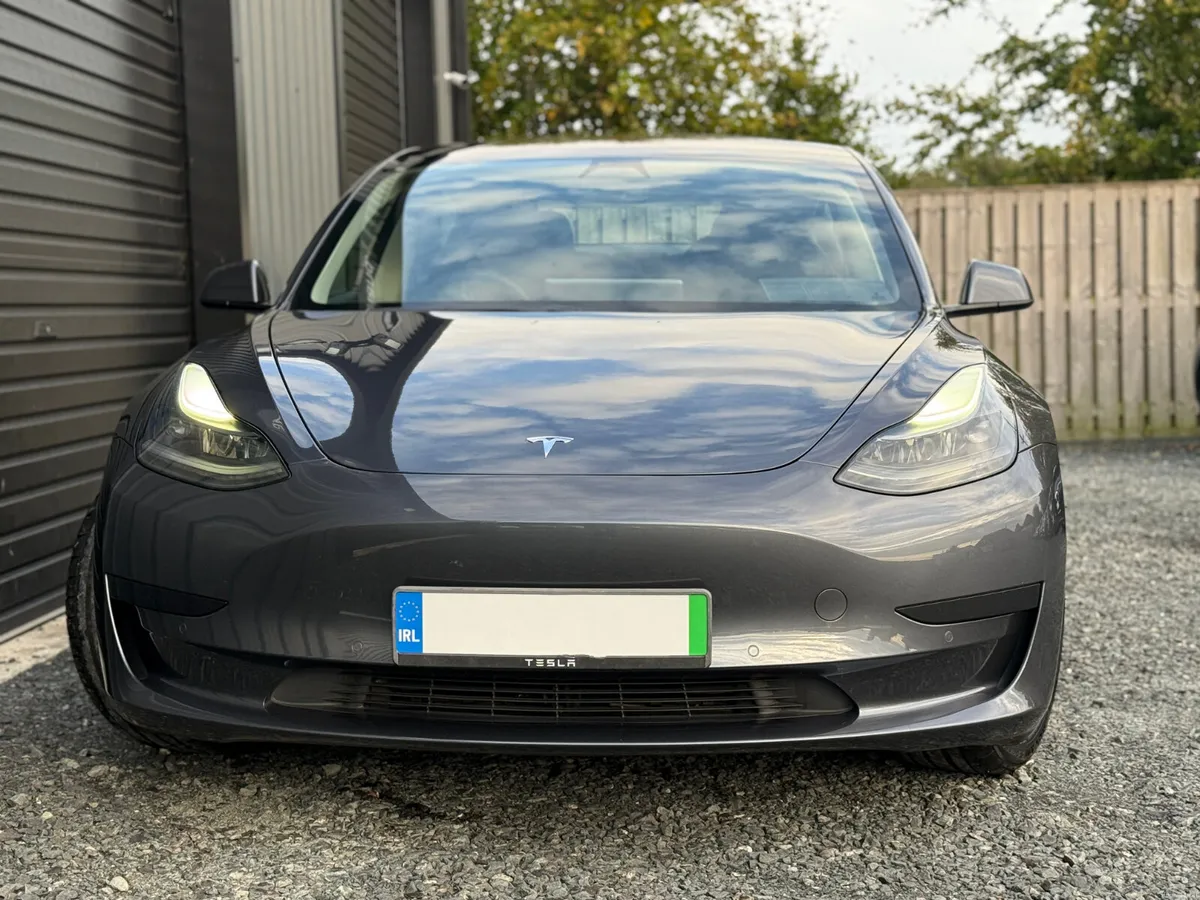 212 Tesla Model 3 Standard Plus - Image 3