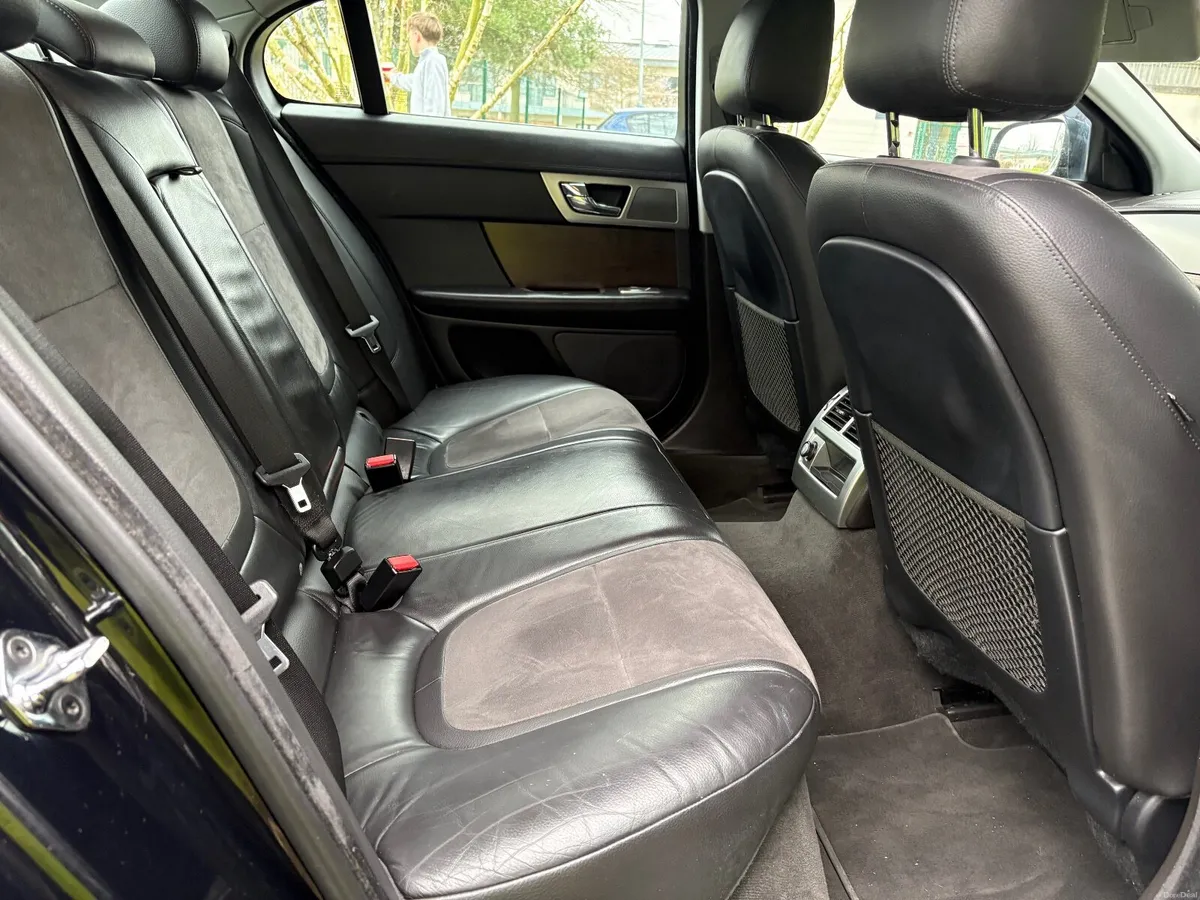 Jaguar XF 2011, 2.2 L Diesel, leather interior, fu - Image 3