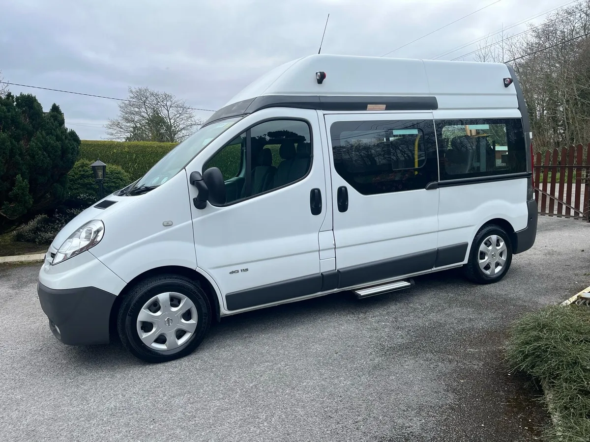 Nissan Primastar 9 seater - Only 18k Kilometres - Image 3